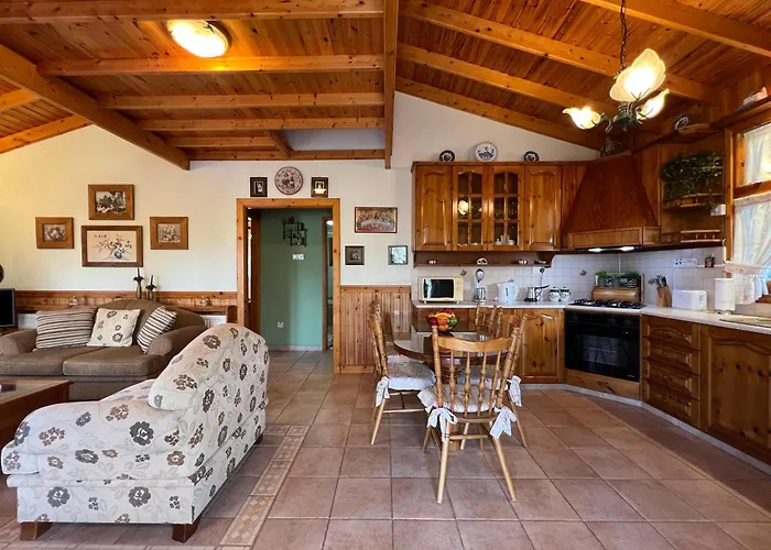 Chalet House Kapilio