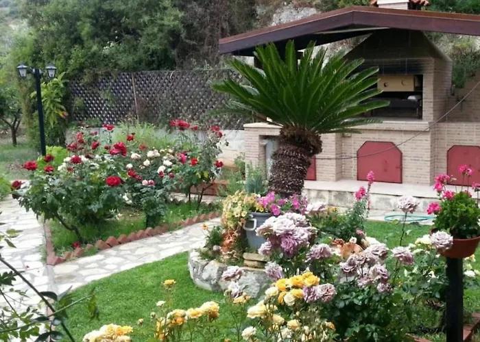 Chalet House Kapilio